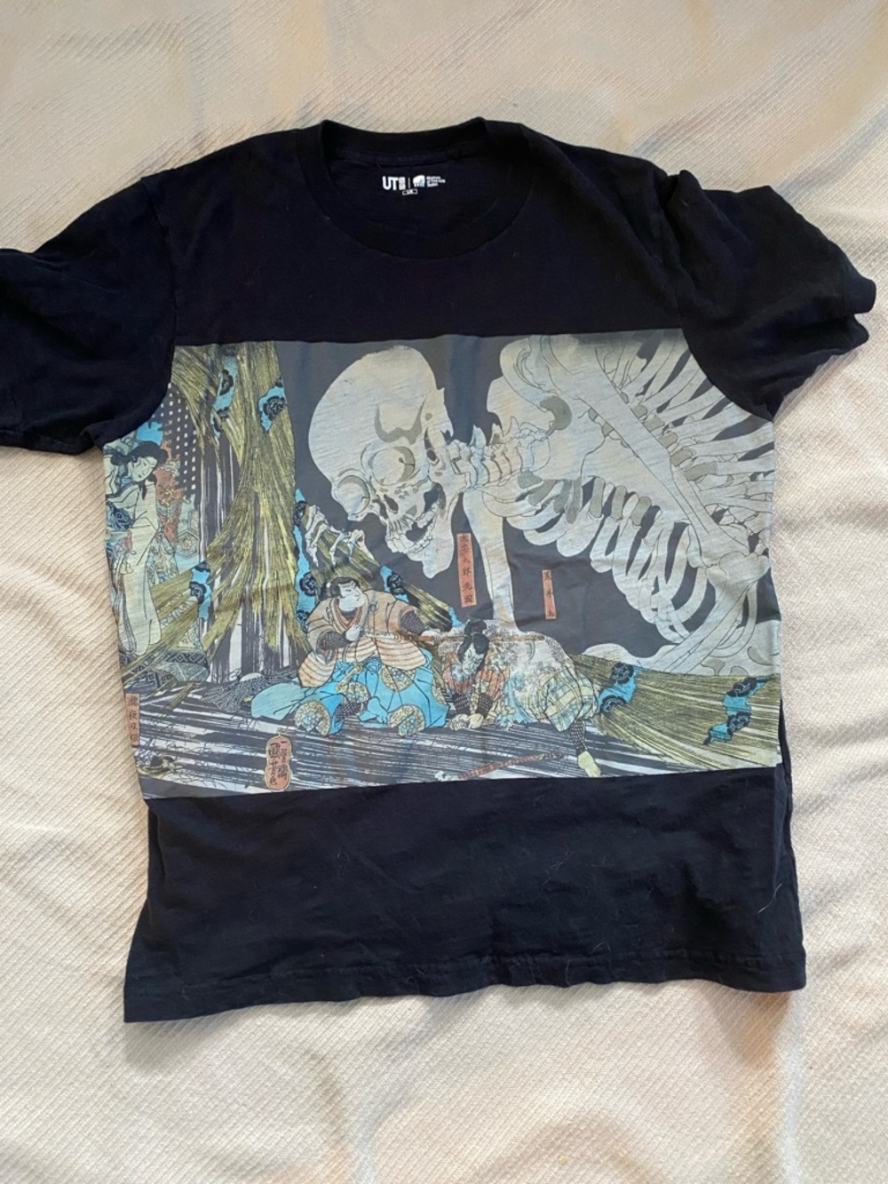 Uniqlo Black Short Sleeve Tee with Japanese Skeleton Art
